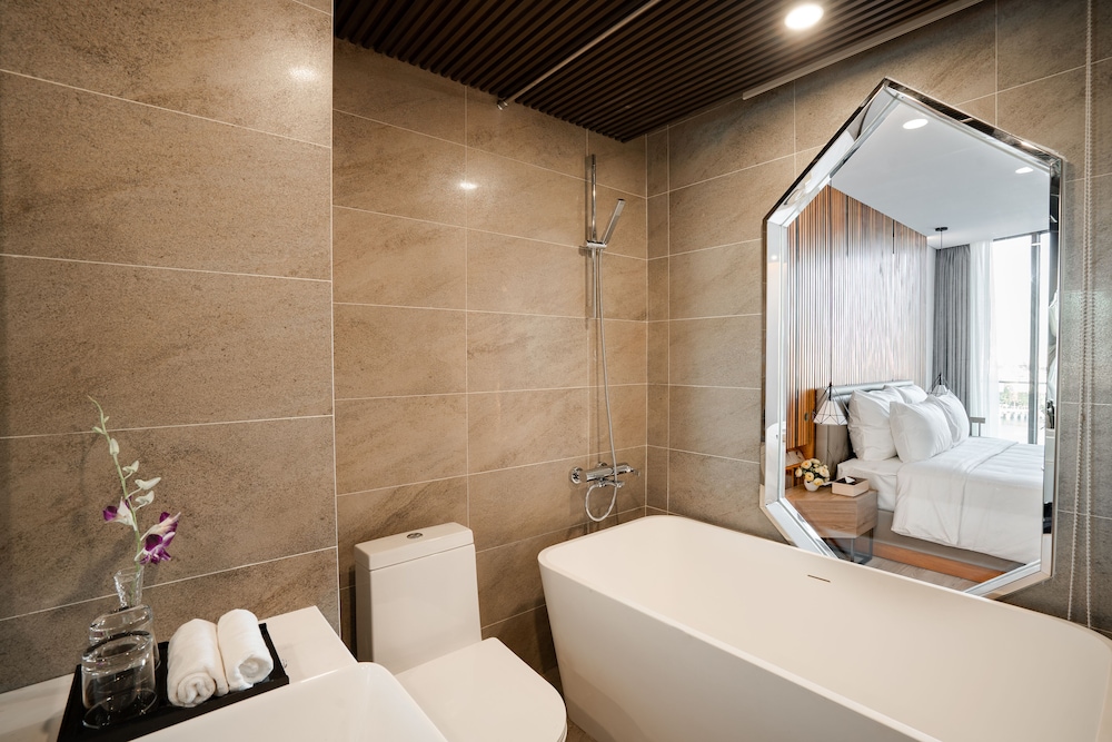 HAIAN Riverfront Hotel 59/60