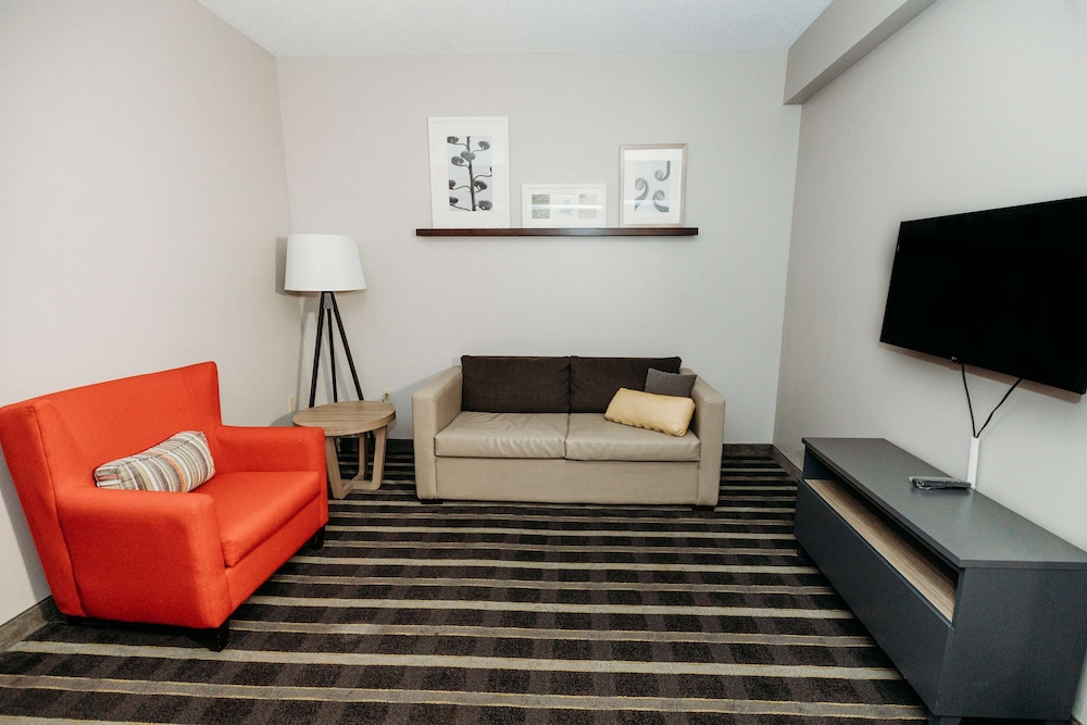 Parkview Inn & Suites, Lancaster Amish Country, PA 21/26
