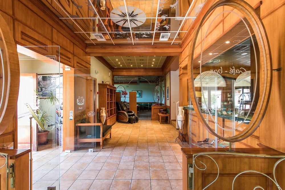 Paradise Inn 12/50