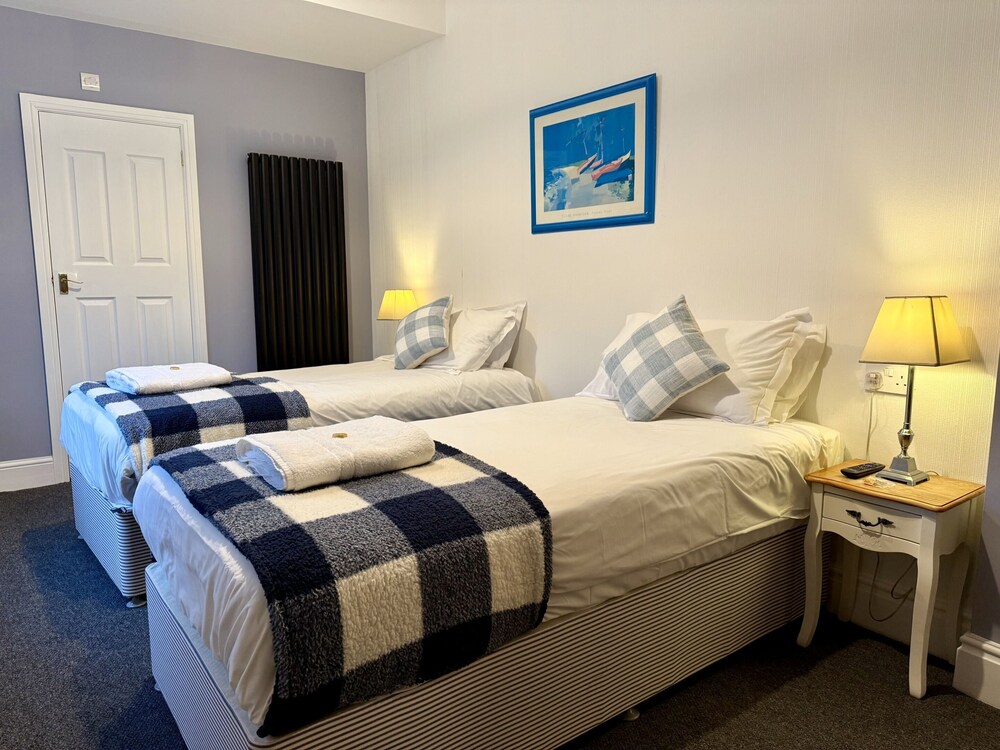 The Crescent Guest House 28/70