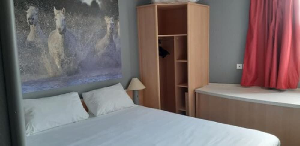 Ibis Arles 14/65