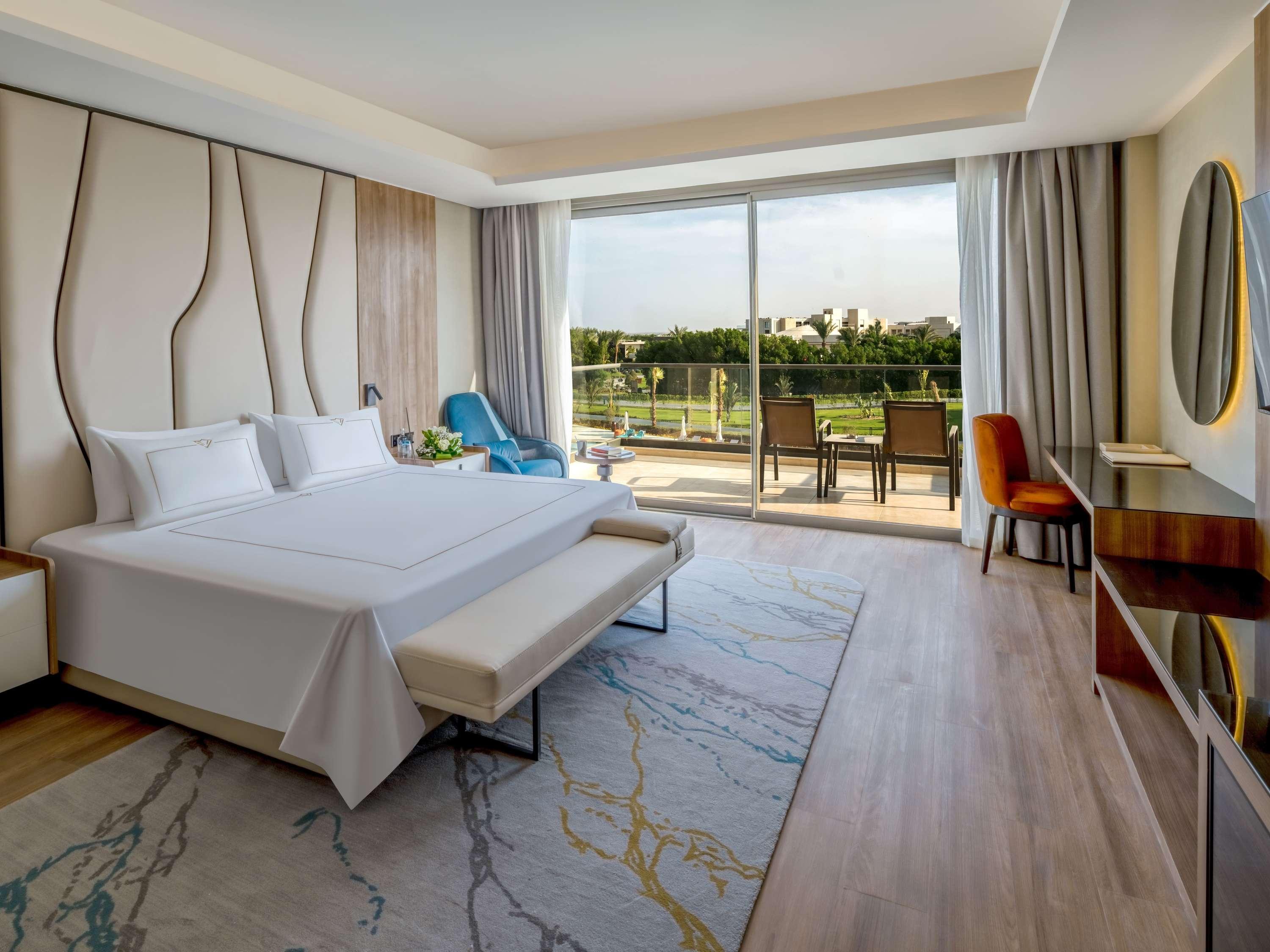 غرفة بريميوم بسريرين منفصلين، Rixos Premium Magawish Bay View 3/10