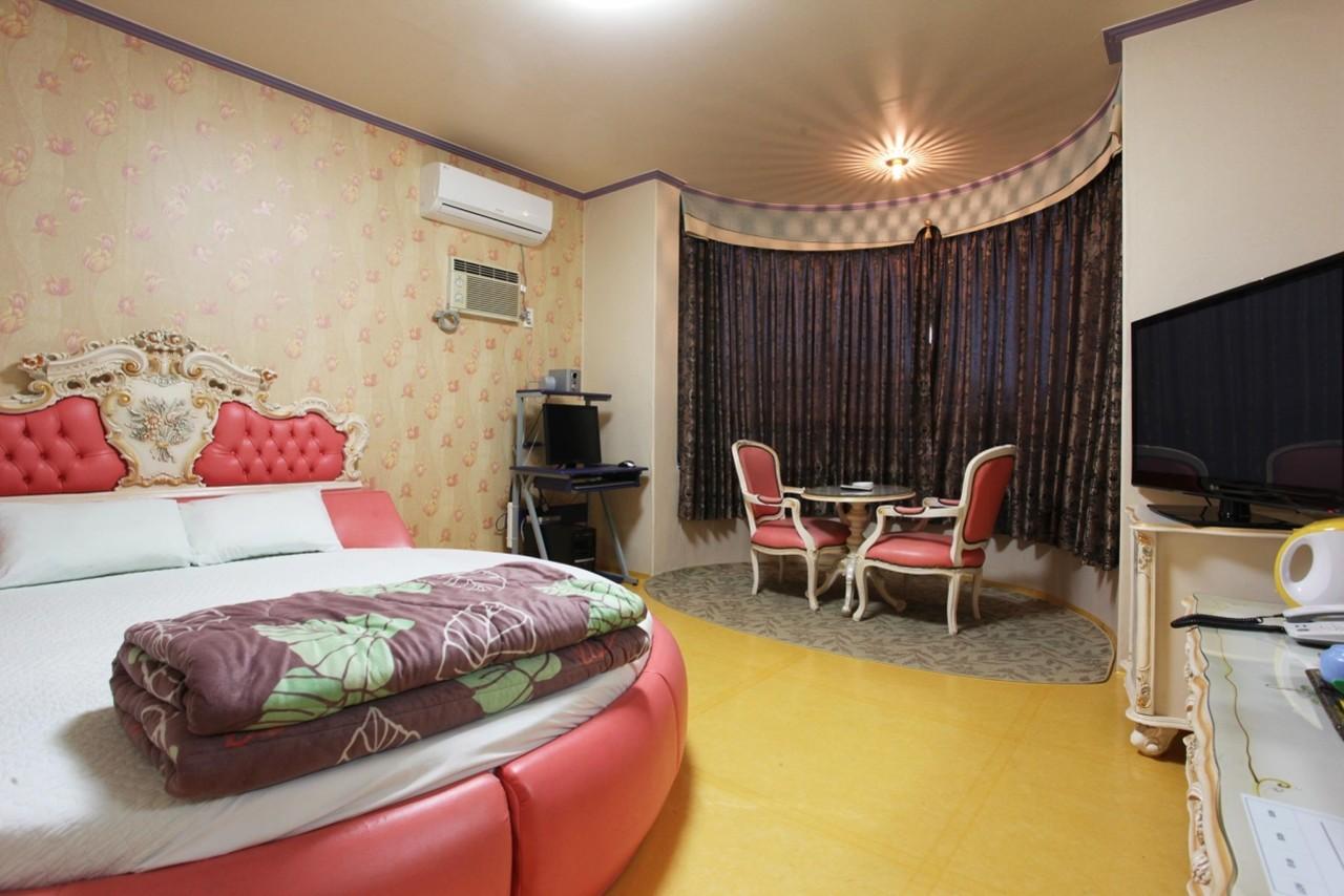 Carlsbed Motel 10/30