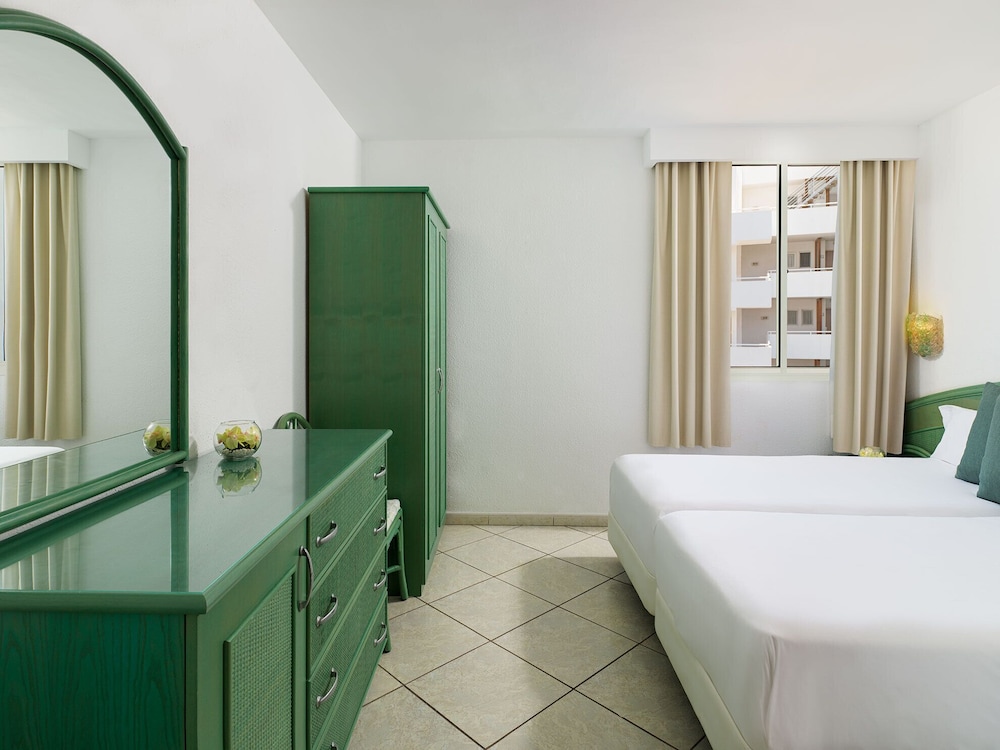 Aparthotel Esquinzo Y Monte Del Mar 14/50