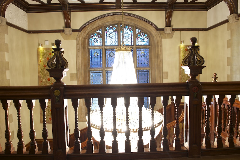 Pendley Manor 4/50