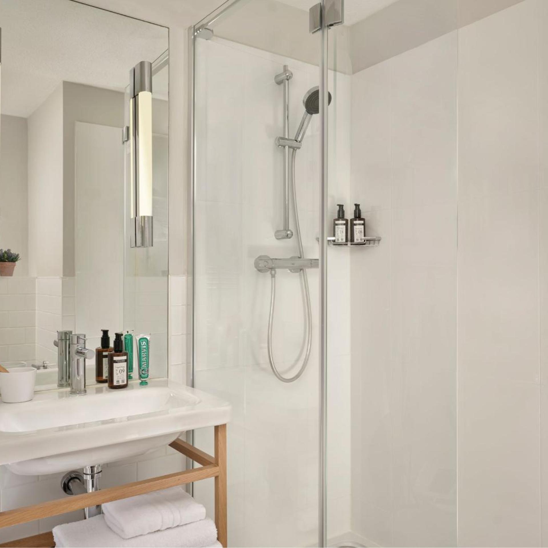 Classic, Double or Twin Bed, Citadines Barbican London 6/6