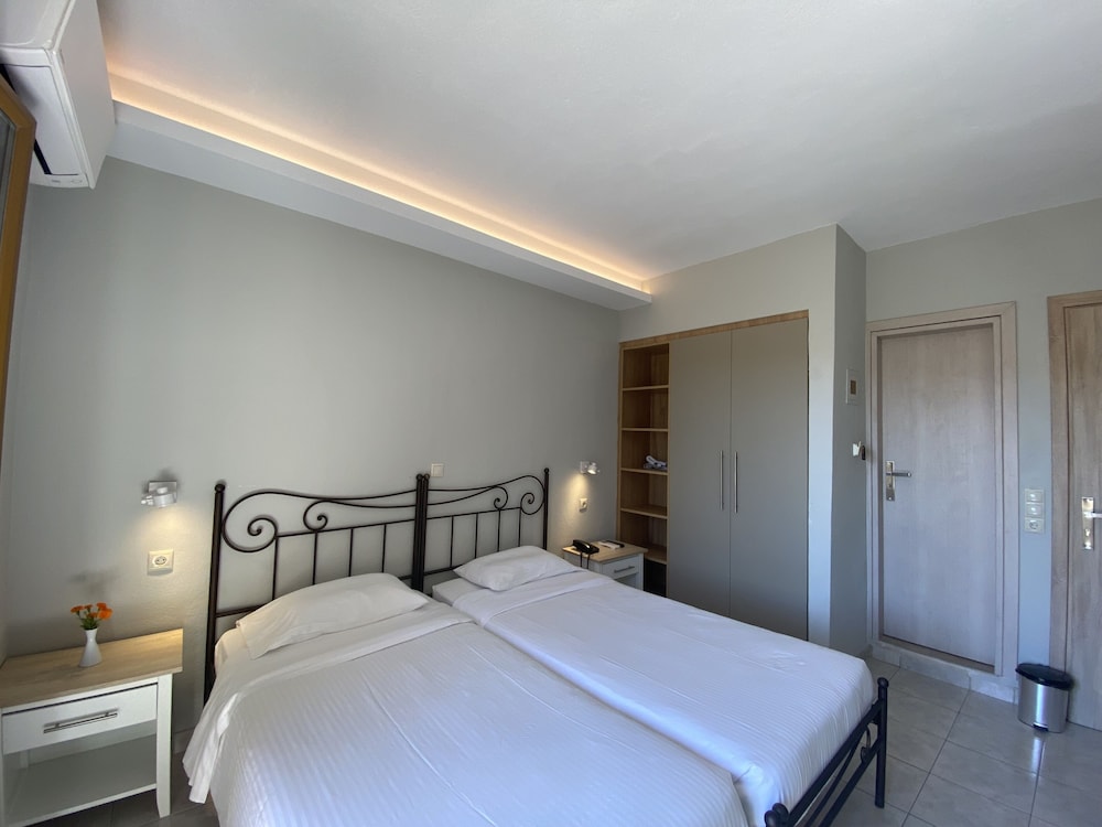 Louvre Hotel 11/29