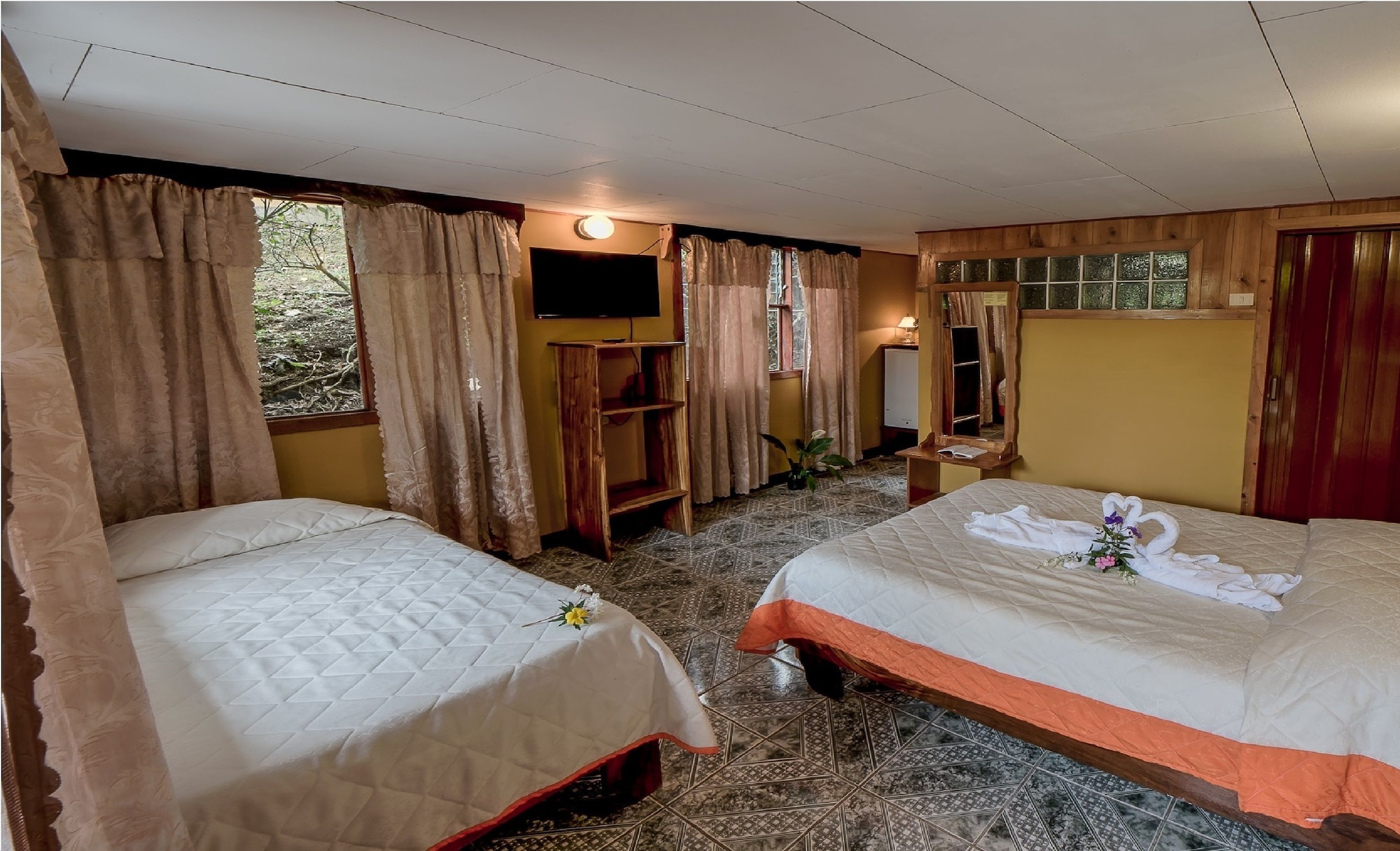 SUPERIOR, CABIN
