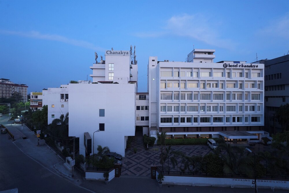 Hotel Chanakya Patna 2/34