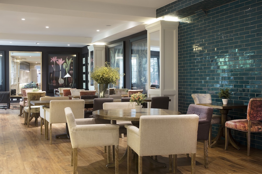 Ofelias Hotel 44/56