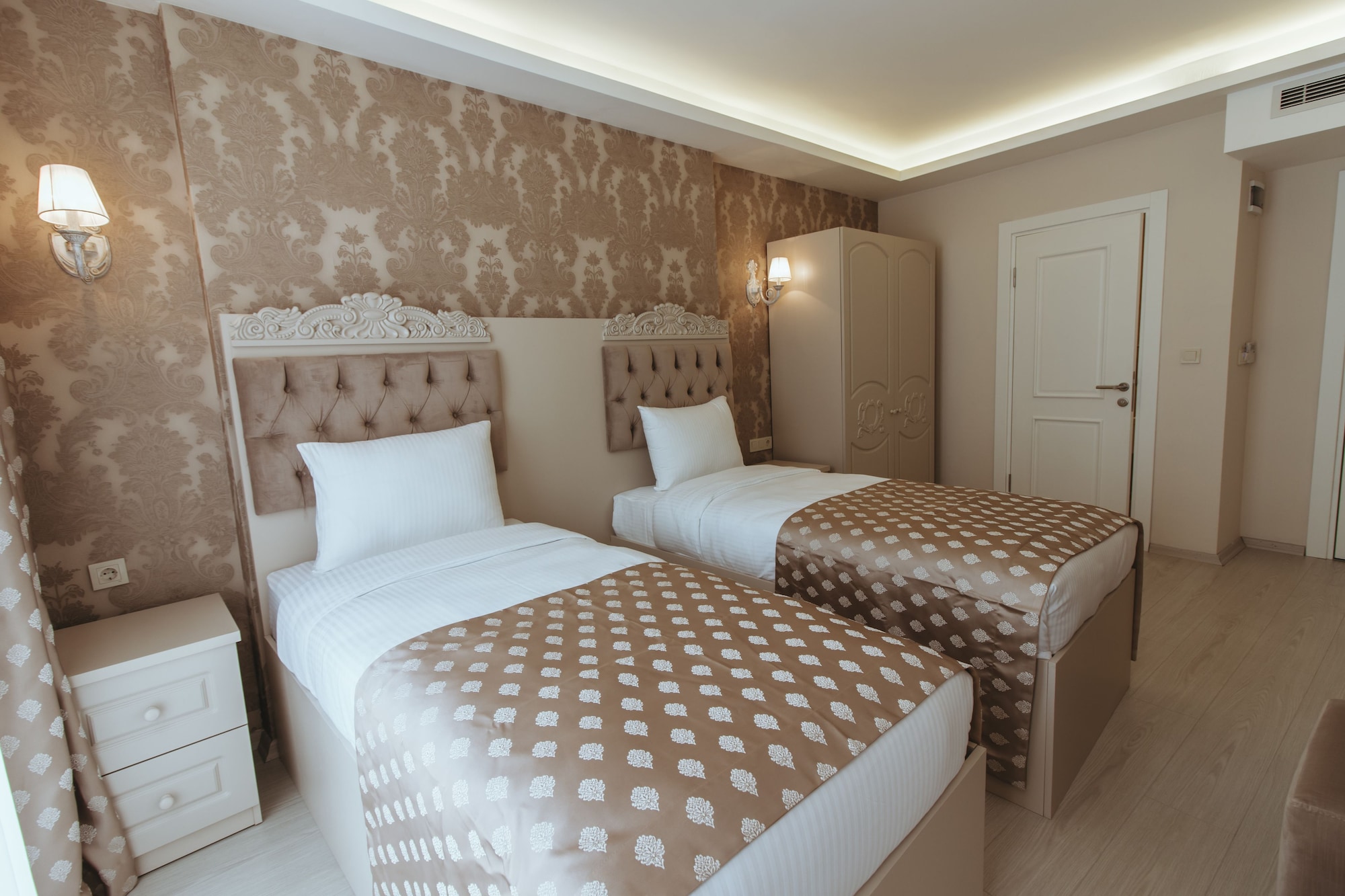 STANDARD, TWIN BEDS