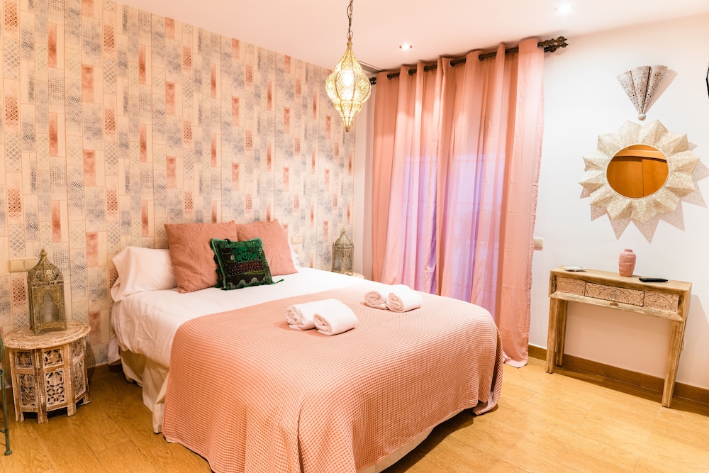 Triana Luxury Home 18/48