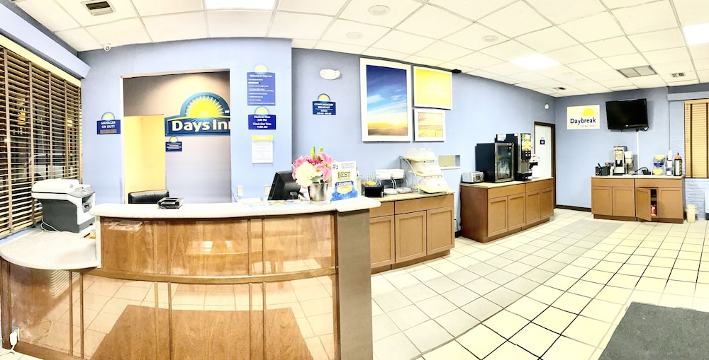 Days Inn by Wyndham Salina South 10/60