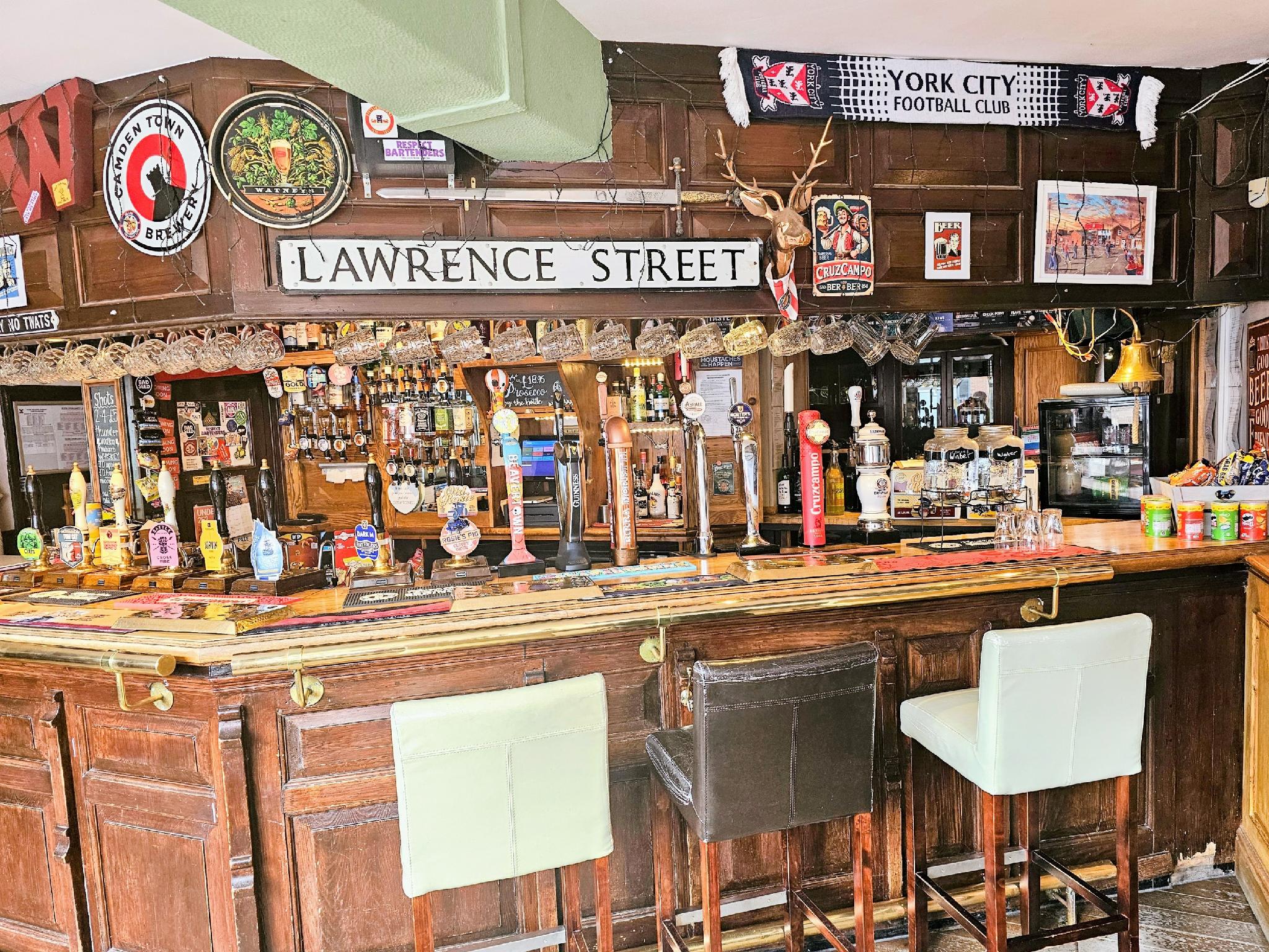 The Waggon & Horses - Inn 14/16