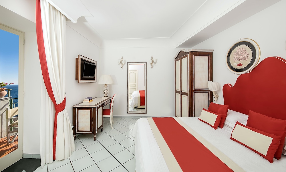 SUPERIOR, DOUBLE BED, SEA VIEW, BALCONY