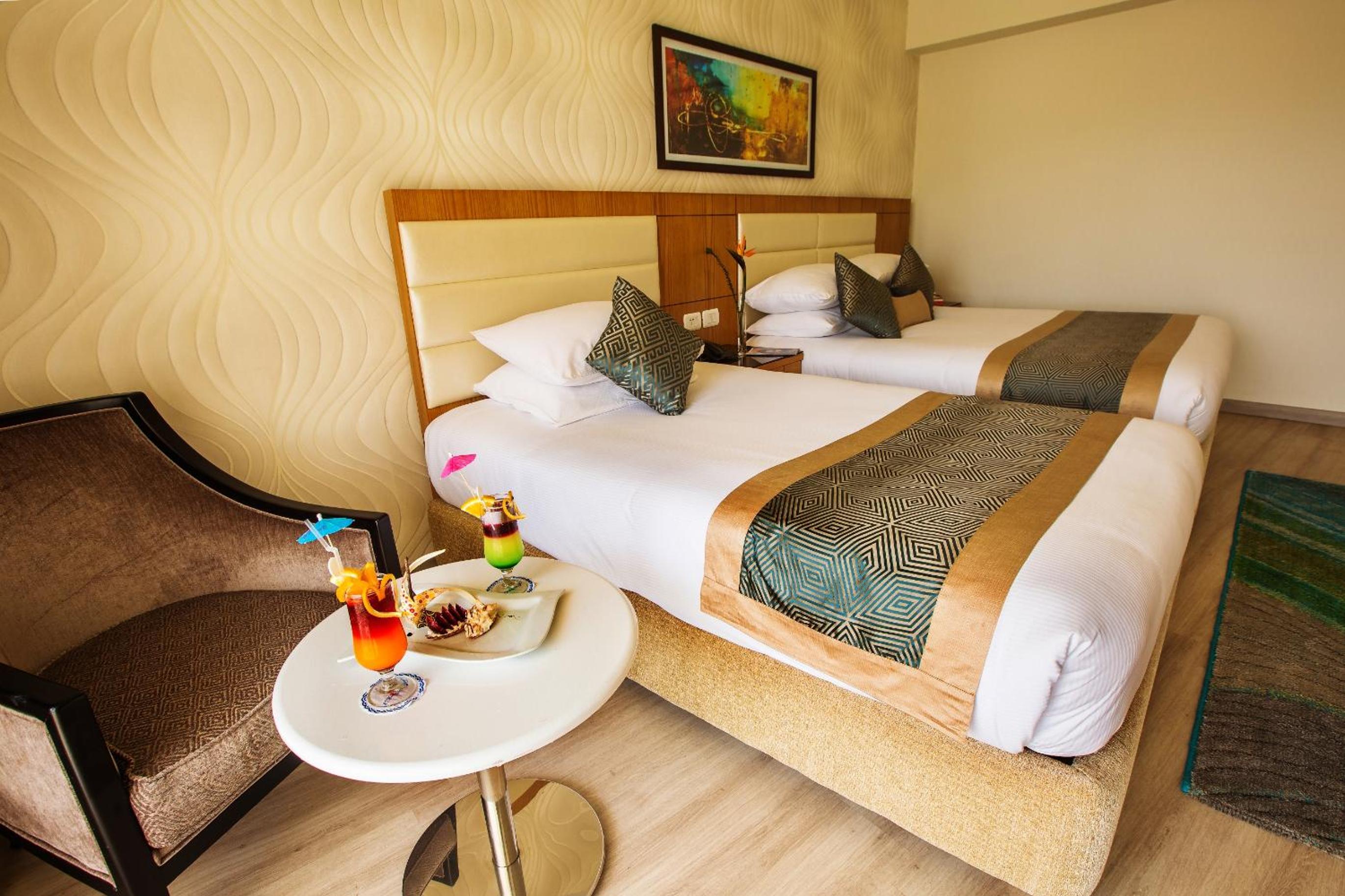 Deluxe, King Bed, Water Park View