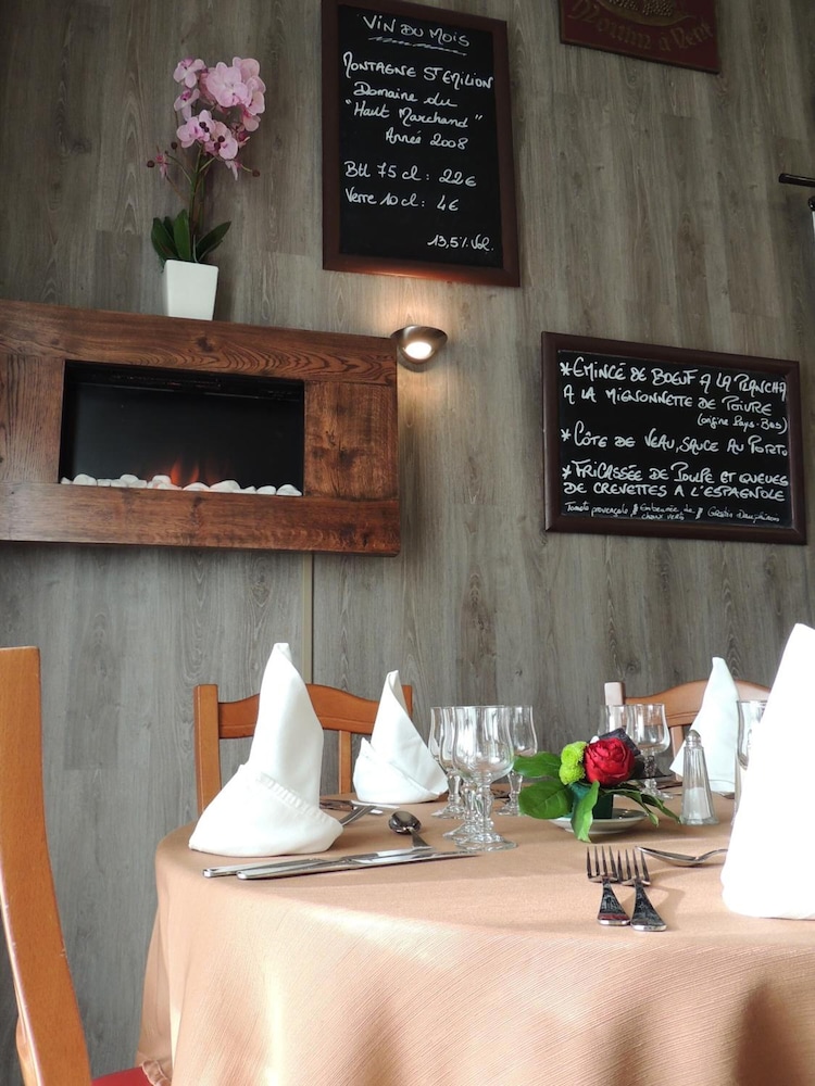 Hotel Le Relais Du Parisis 37/50