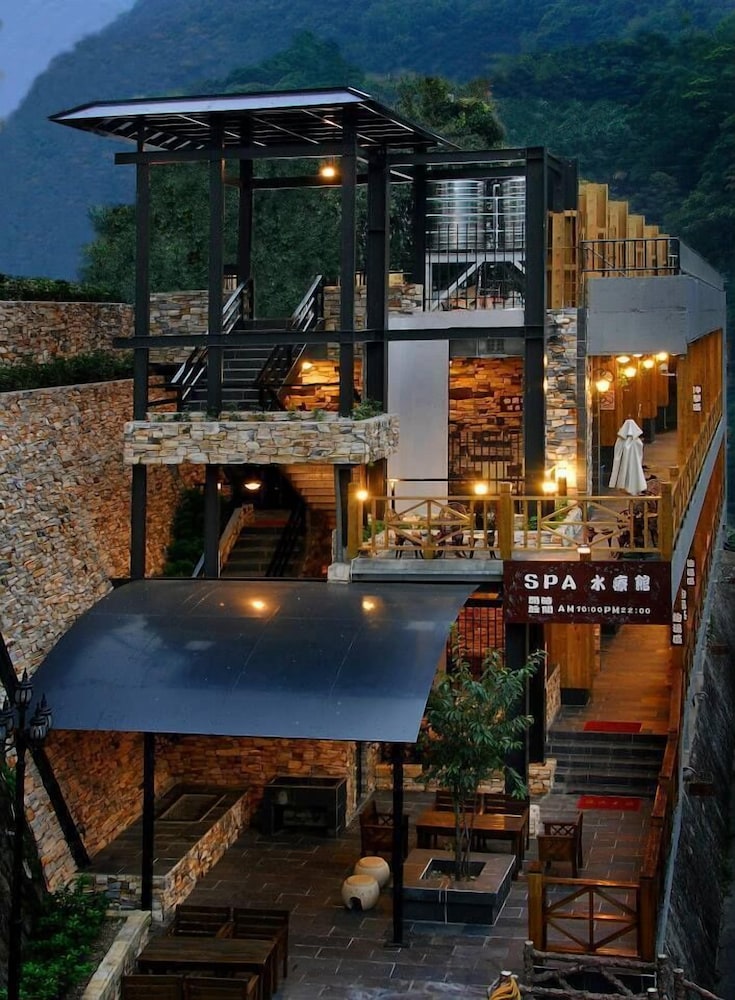 Ming Lu Holiday Hotel 42/50
