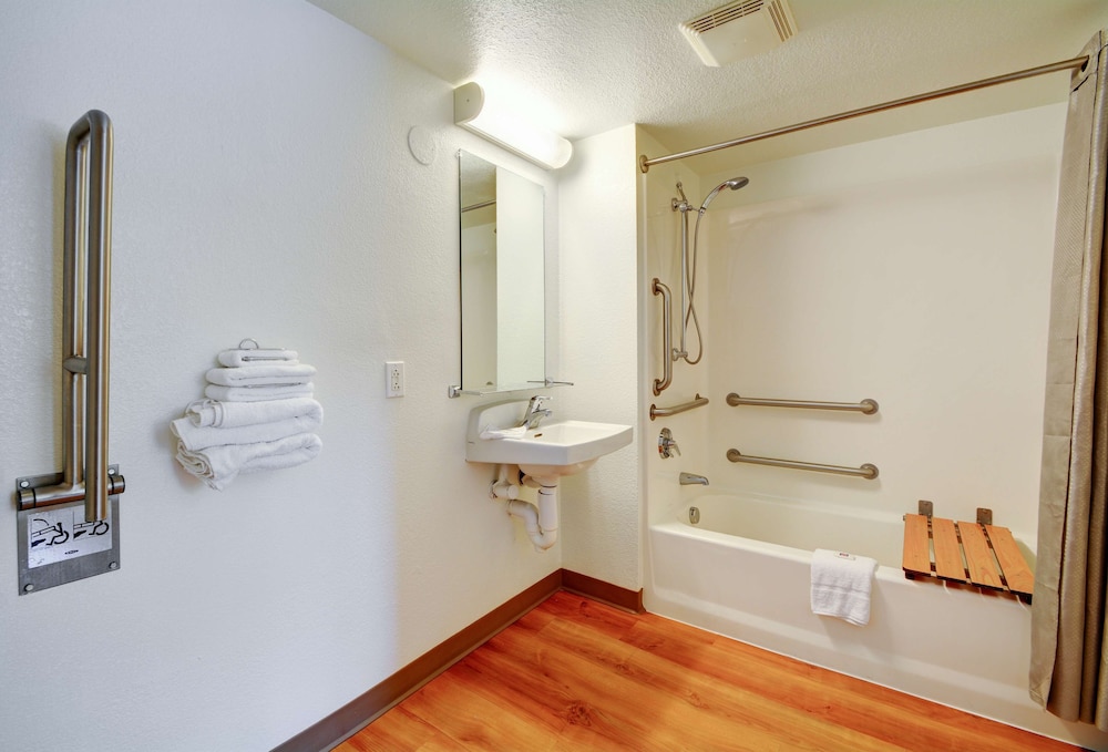 Motel6 Southington, CT - Hartford 42/43