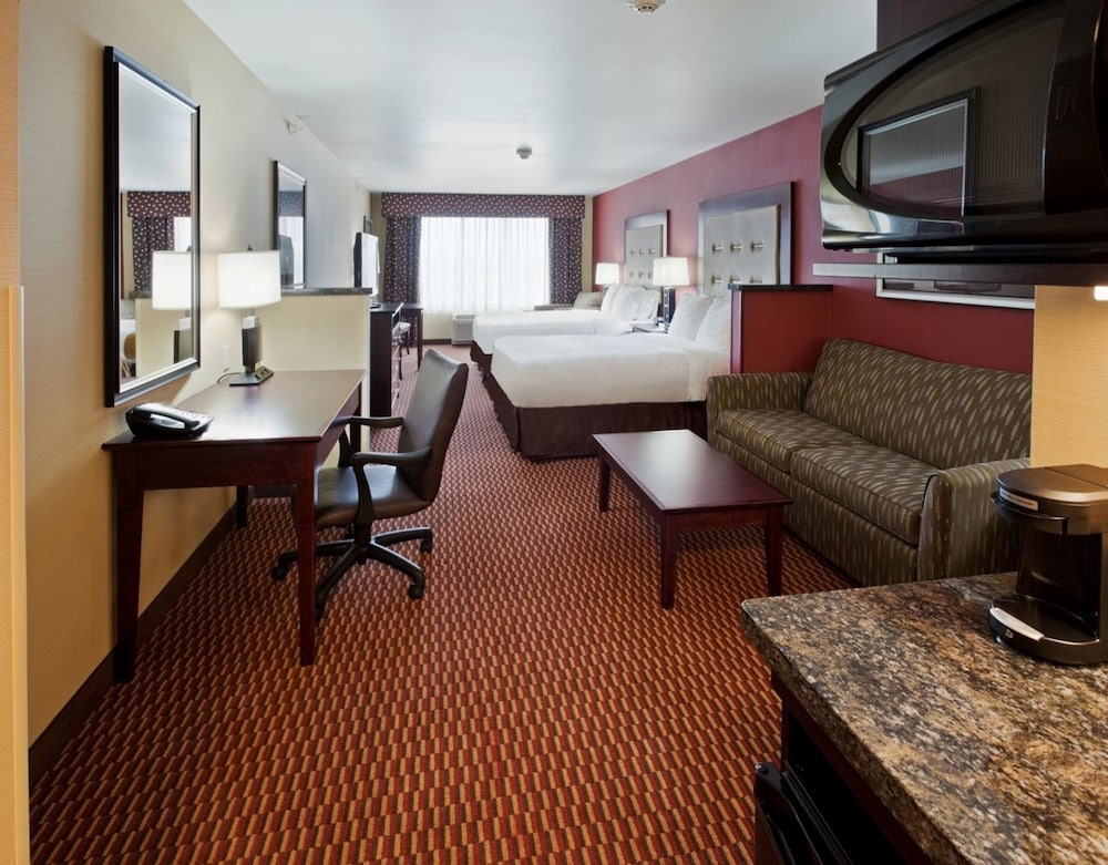 Holiday Inn Express Hotel and Suites Great Falls 47/47