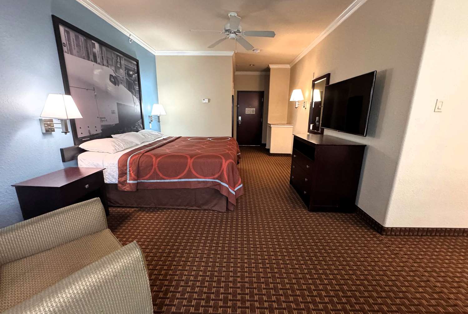 Super 8 by Wyndham IAH West/Greenspoint 10/31