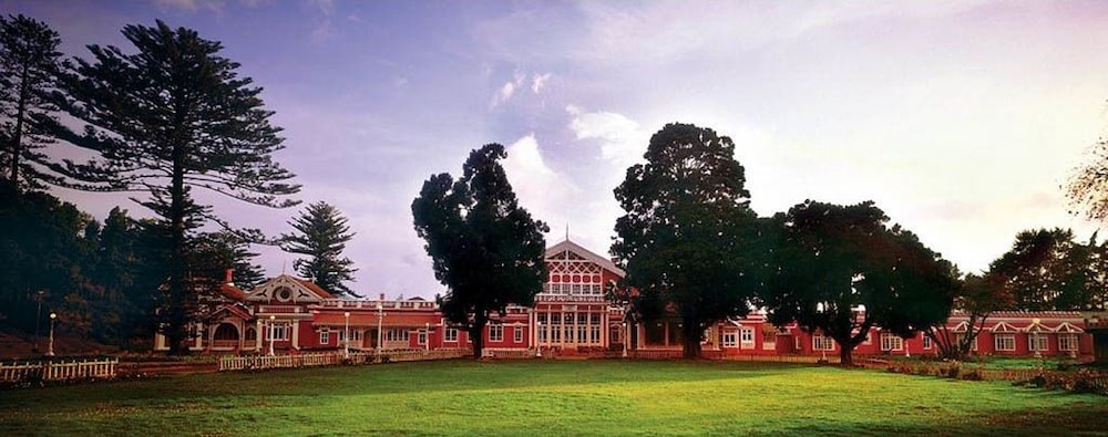 Welcomheritage Ferrnhills Royale Palace 38/40