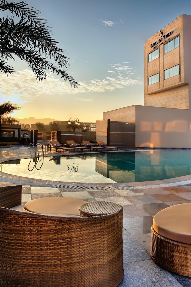 GOLDEN TULIP BHIWADI 5/33
