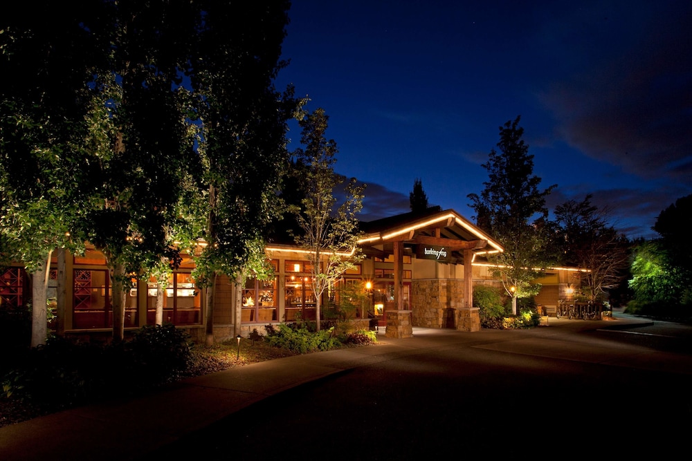 Willows Lodge 2/48