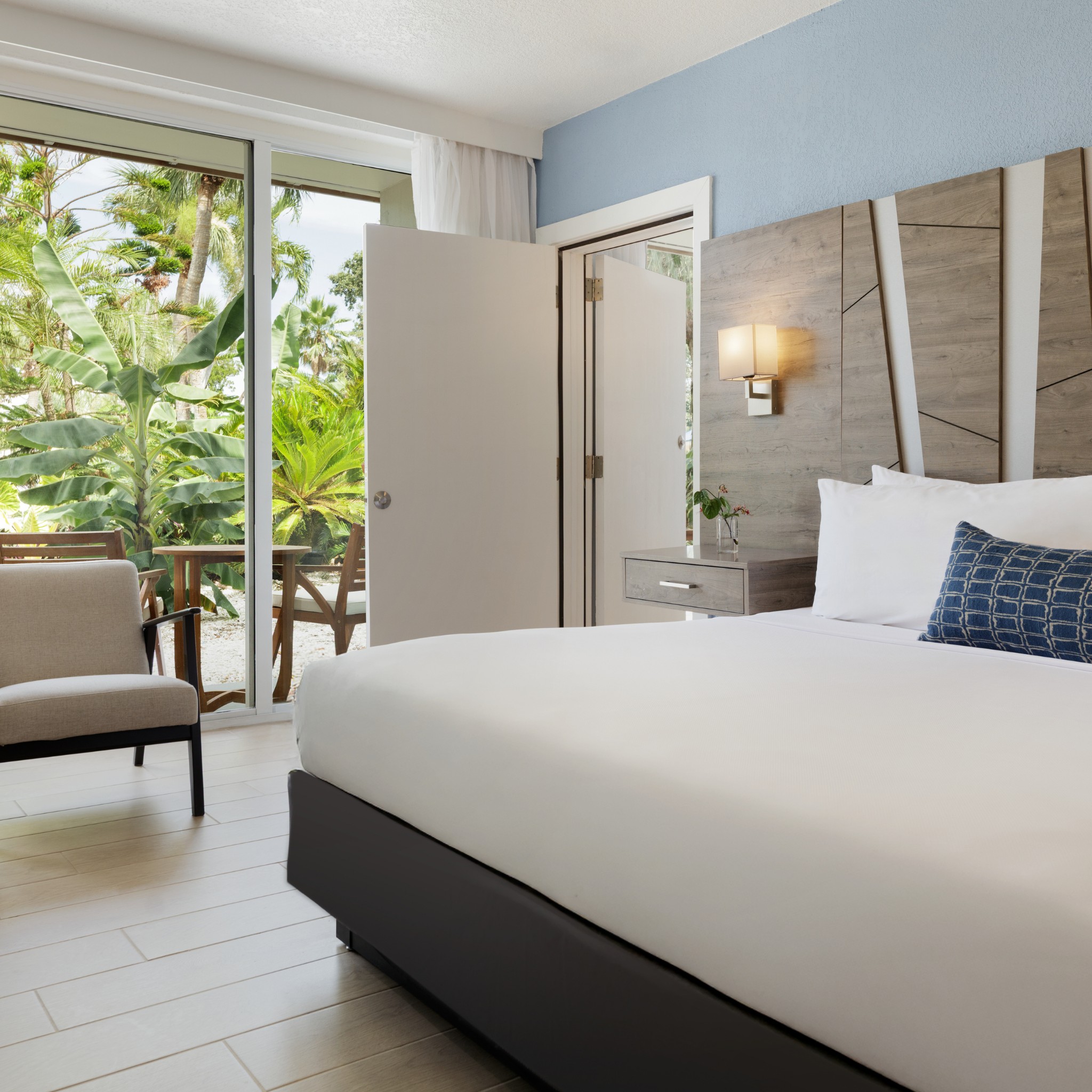 Oasis, Suite, King Bed