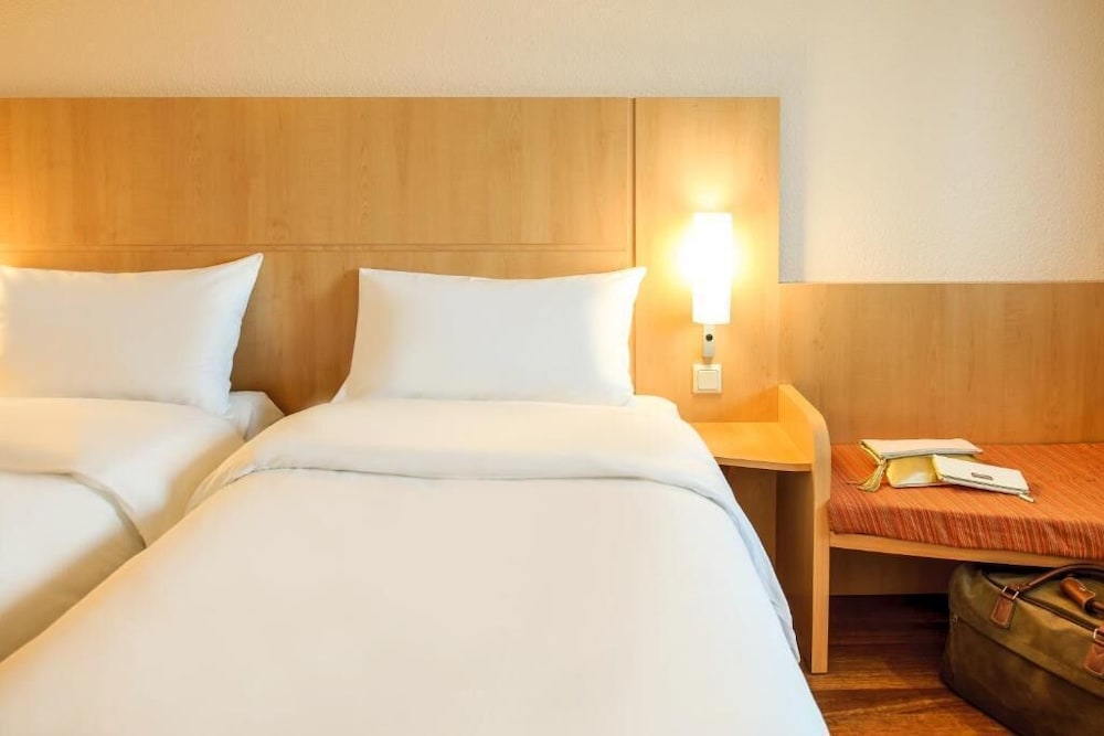 ibis Bristol Centre 19/50