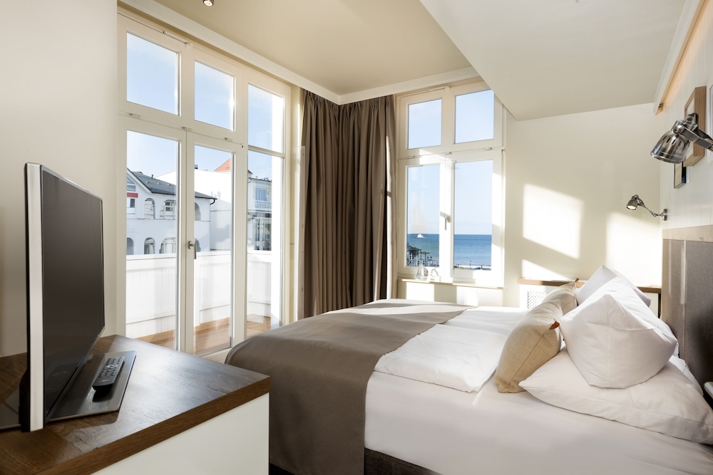 Loev Hotel Rugen 22/70