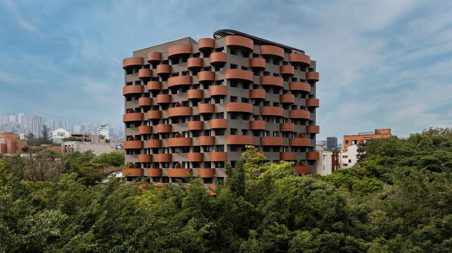 Heiss Hotel 2/46