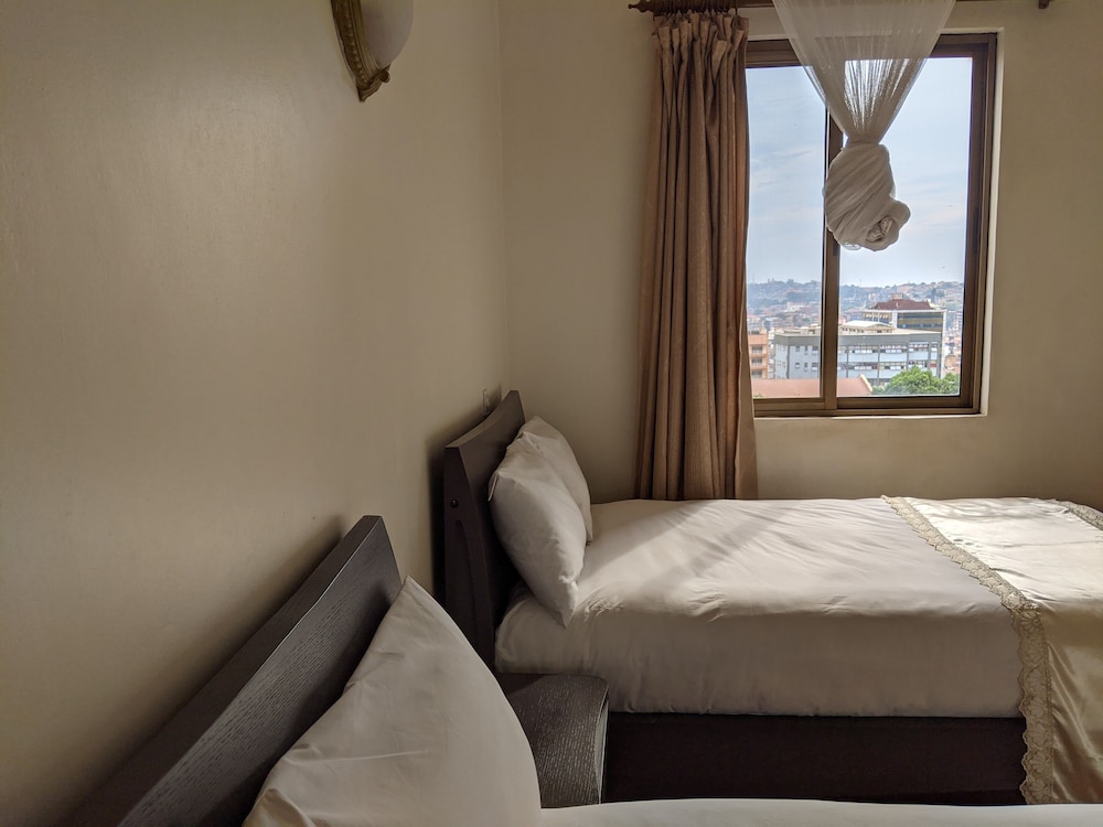 Prestige Hotel Suites 7/50