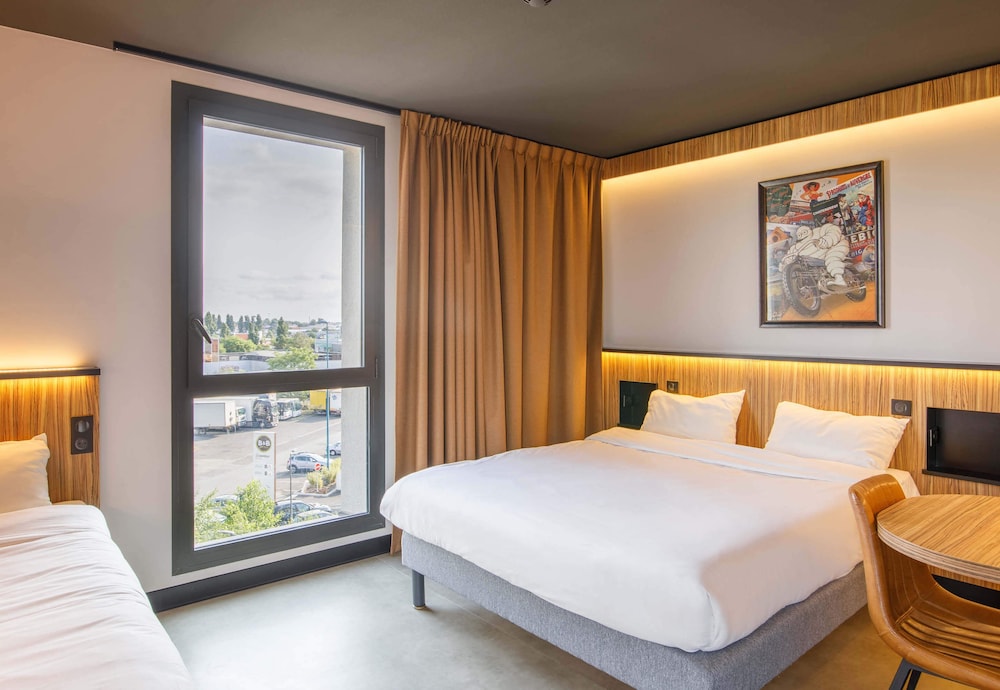 ROOM, TRIPLE