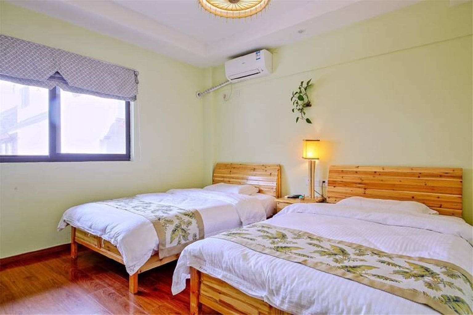 COMFORT, TWIN BEDS
