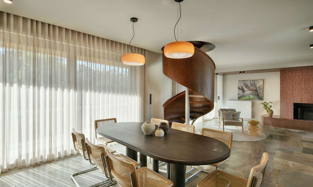 Karyatis Luxury Maisonette By K&K 7/50