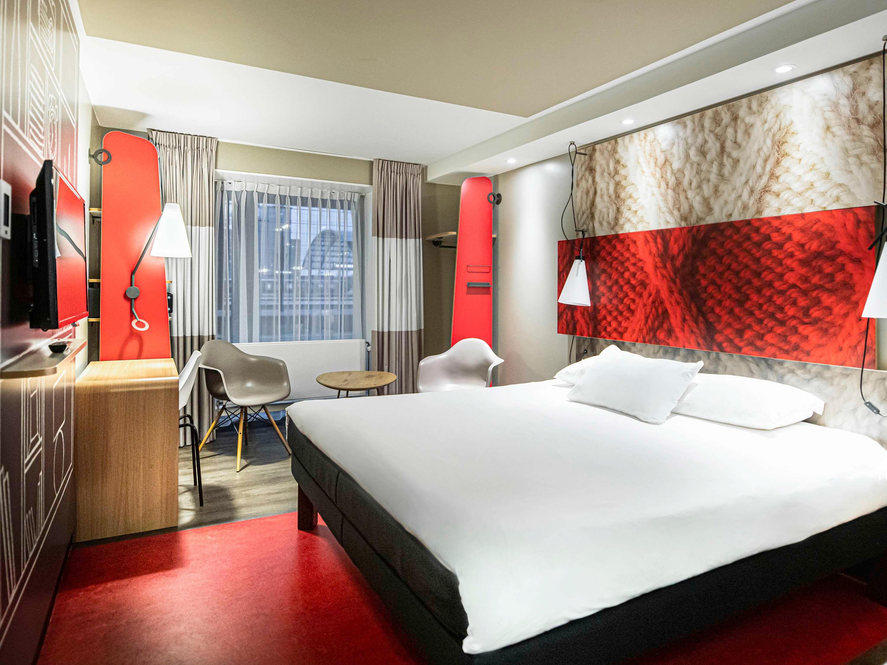 1 BEDROOM, TWIN BEDS