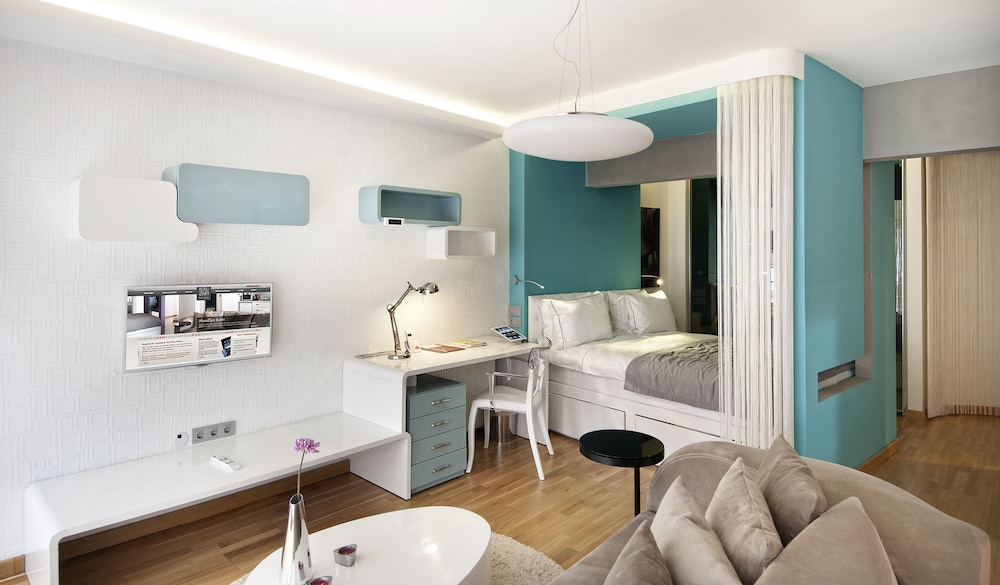 NURU ZIYA SUITES 43/82