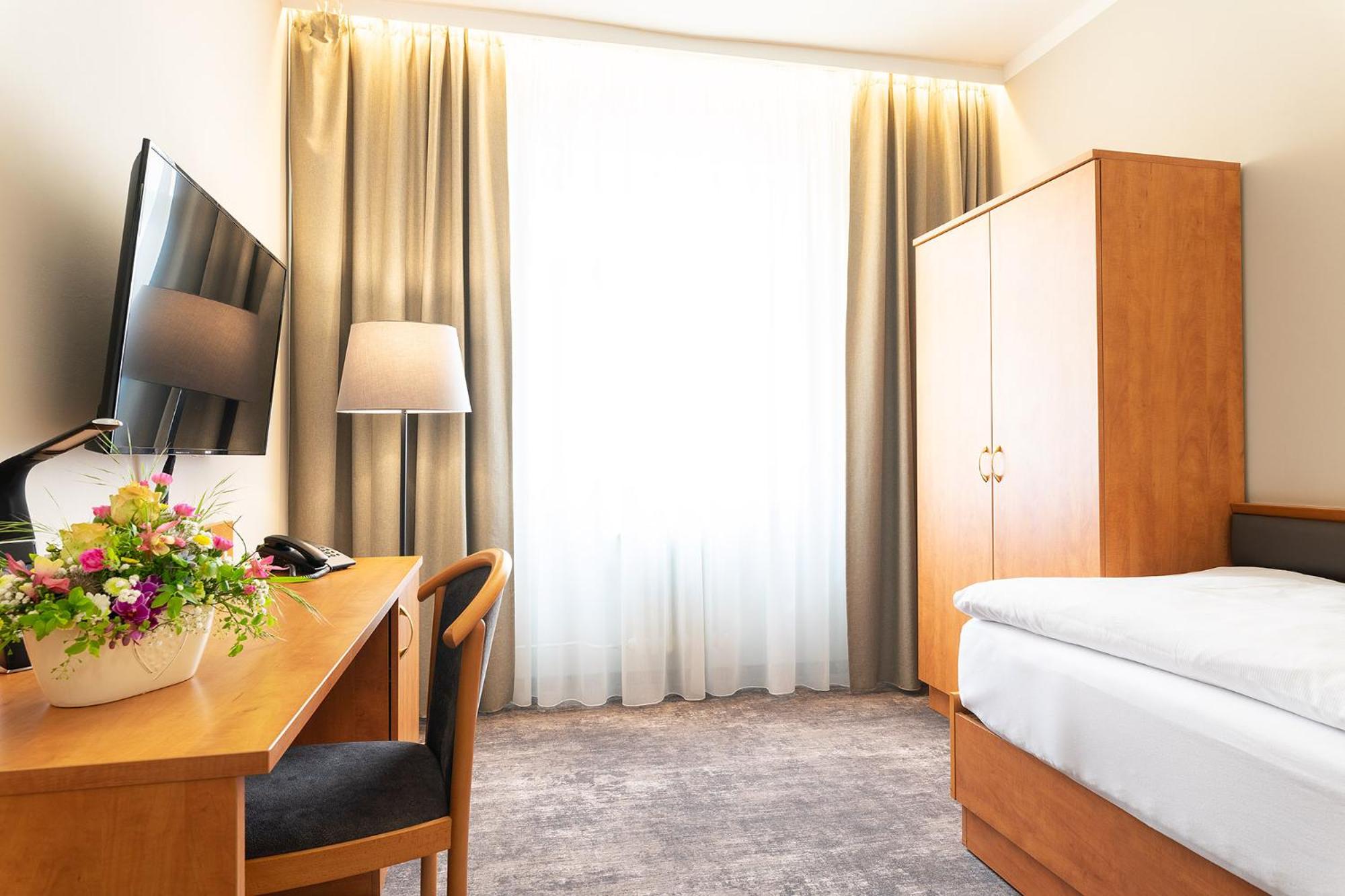 Hotel Ceska Koruna 45/76