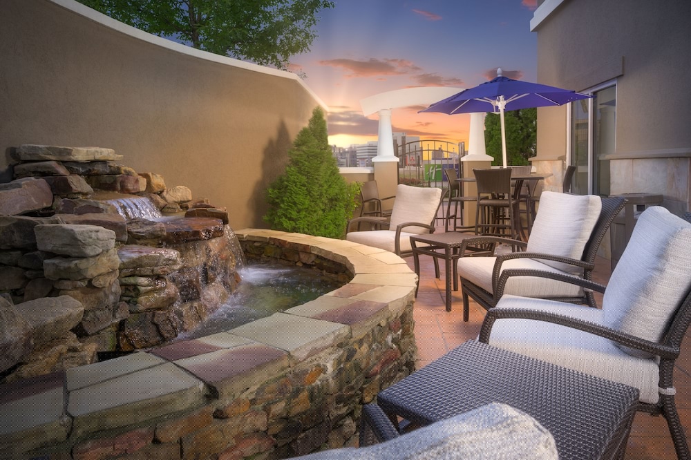 Holiday Inn Express Hotel And Suites Chattanooga Downtown 36/52