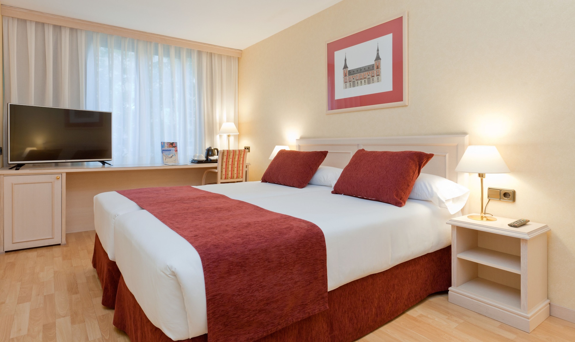 غرفة قياسية بسرير كوين، Luze Castellana Hotel 3/10