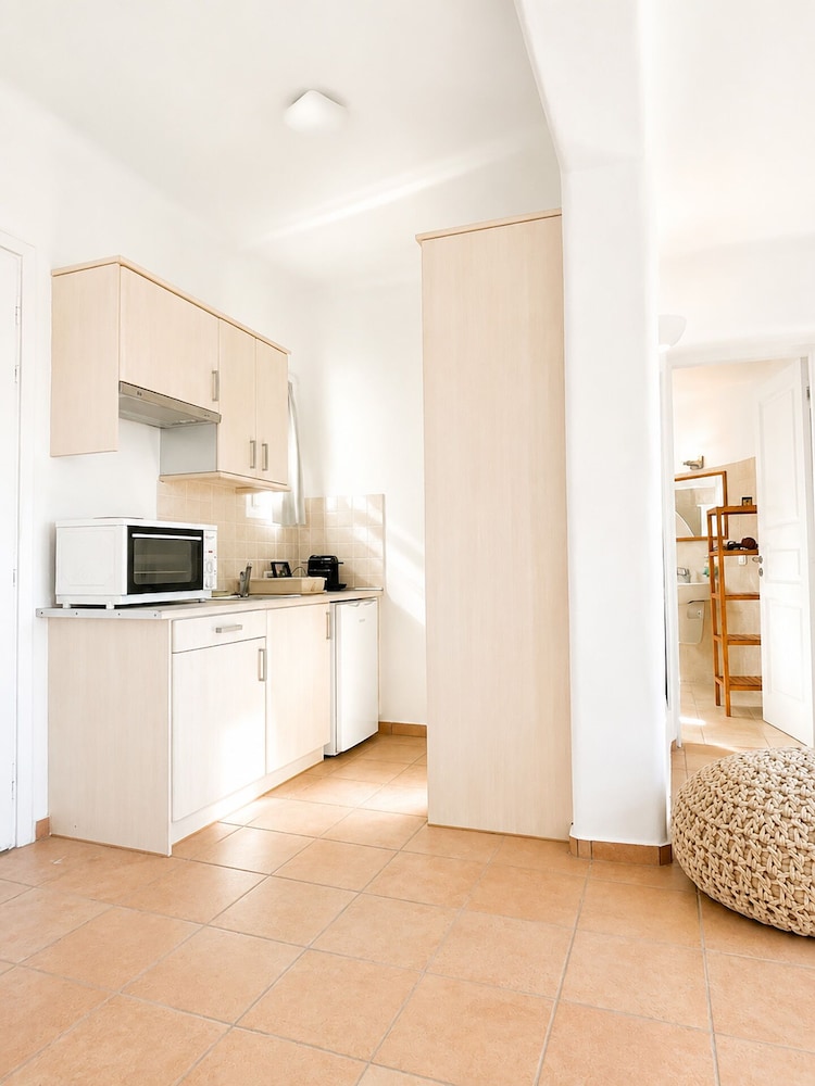 Yakinthos Residence 9/50