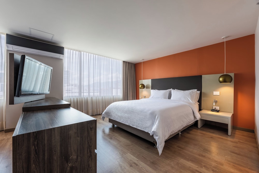 غرفة قياسية بسرير كوين، HOLIDAY INN EXPRESS MEDELLIN 3/10
