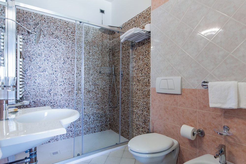 Hotel Baltic Riccione 66/68
