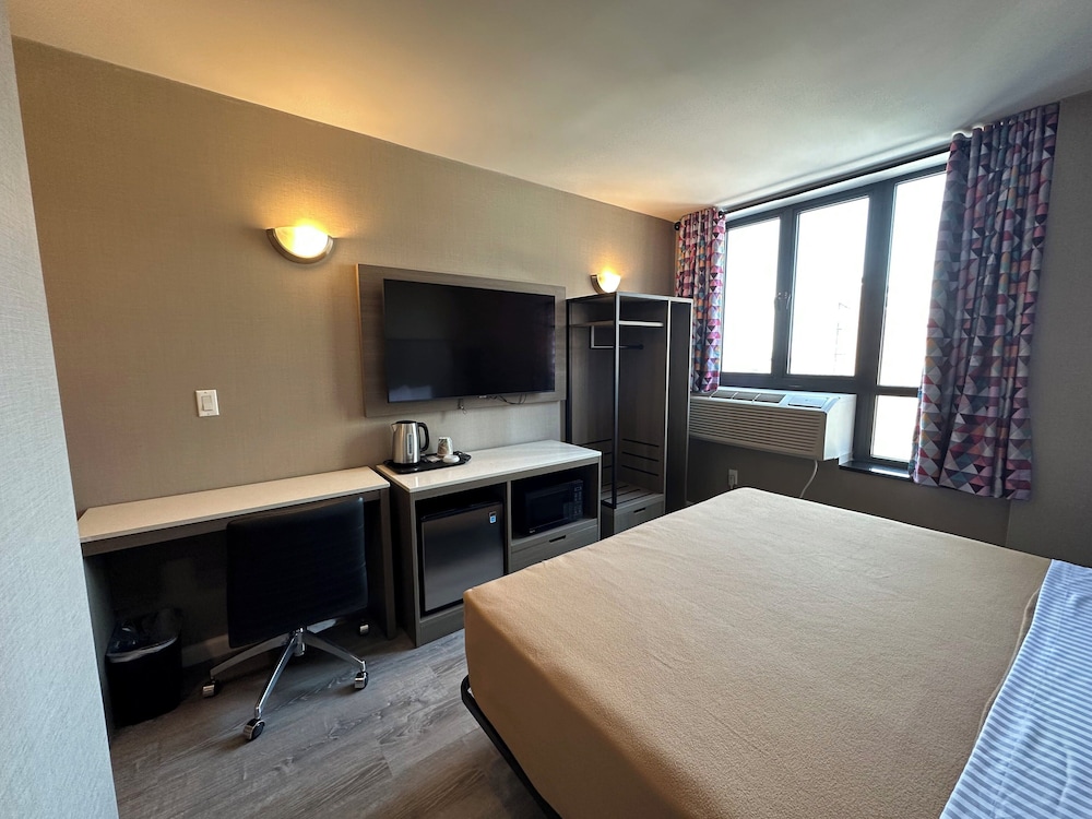 Regal Inn & Suites New York LaGuardia Hotel 12/20