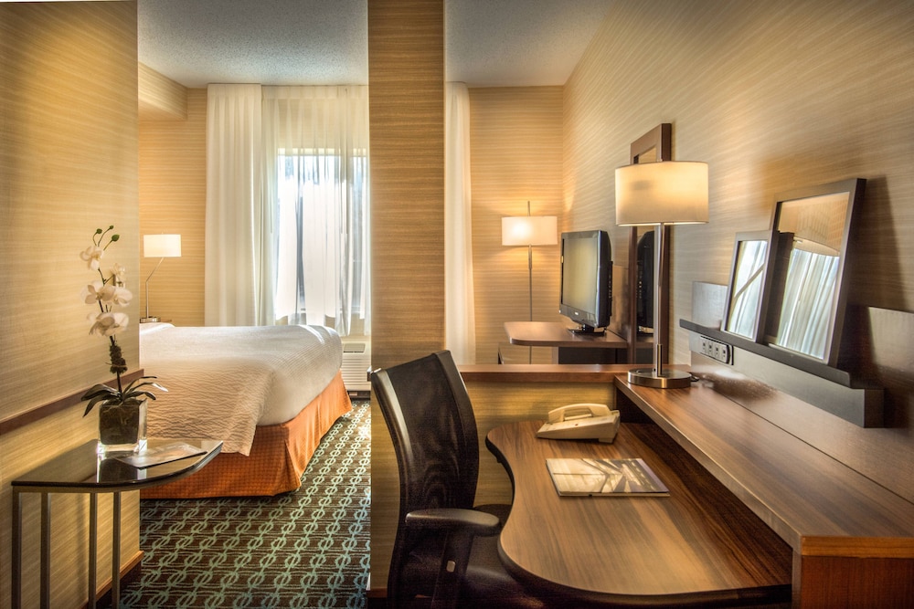 Fairfield Inn Suites By Marriott Washington Dulles Airport 16/24