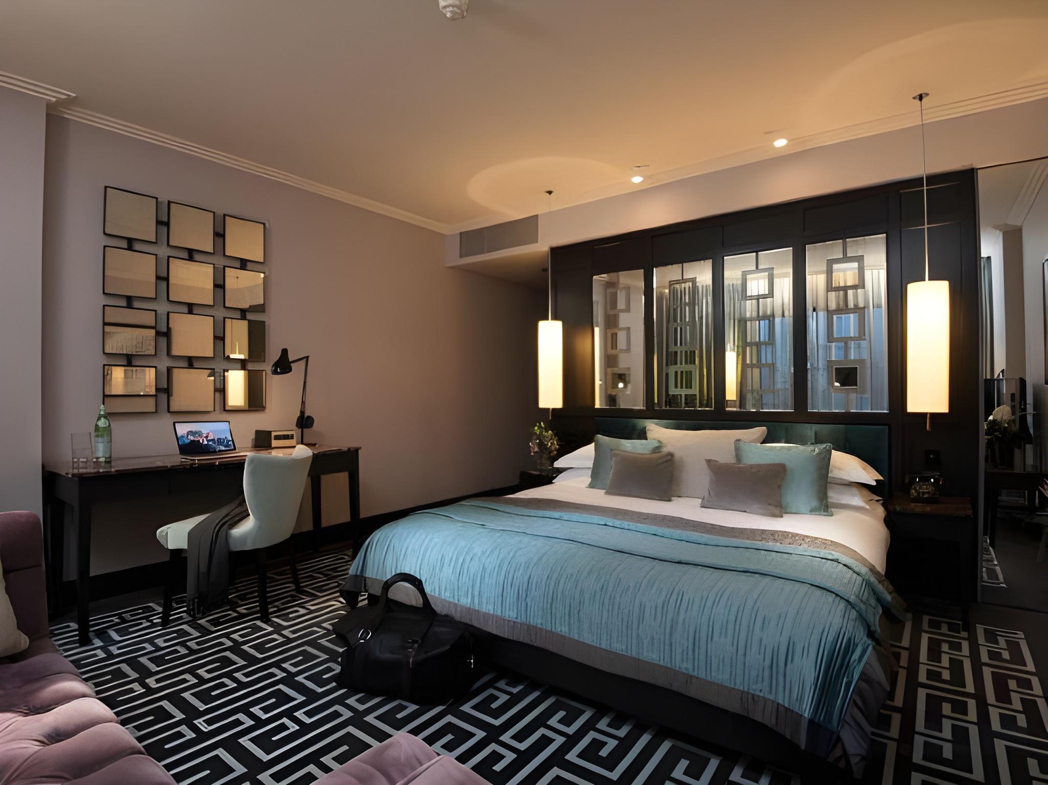 ROOM, KING BED, CITY VIEW