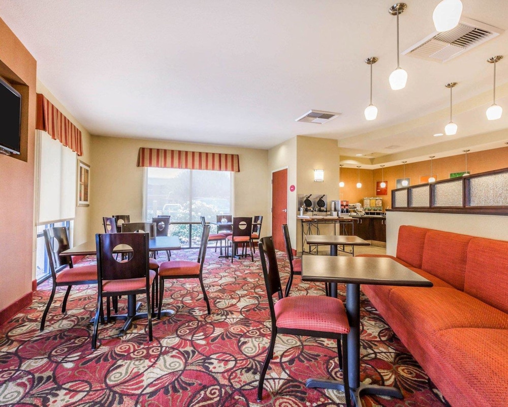 Comfort Suites Blythe, CA 35/49