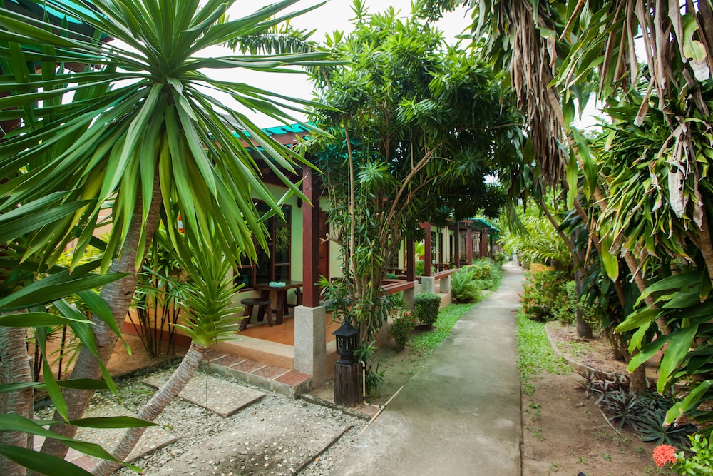 LANTA RIVIERA RESORT 5/37