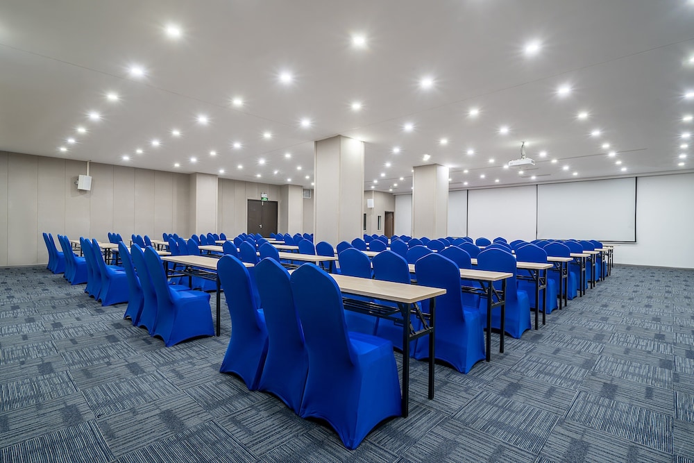 Holiday Inn Express Yangzhou City Center 51/71